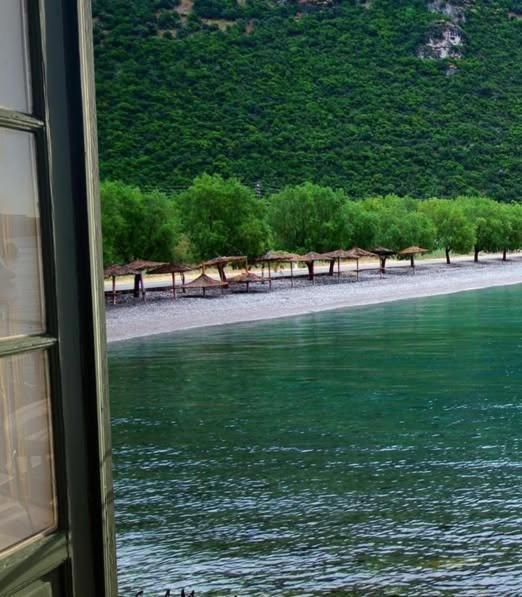 Nafpaktos Beach Luxury Suites Exterior photo